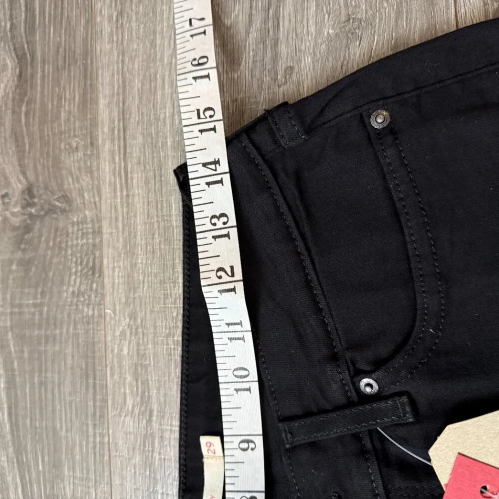 NWT Levi’s 711 Skinny Sculpt Black Jeans Women Size 8 Short - Picture 7 of 9